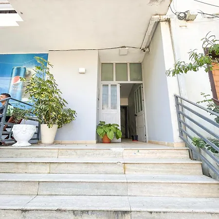 1 Bedroom 1208 *